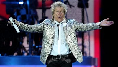 "Je suis dégoûté" : souffrant, Rod Stewart annule un concert symbolique