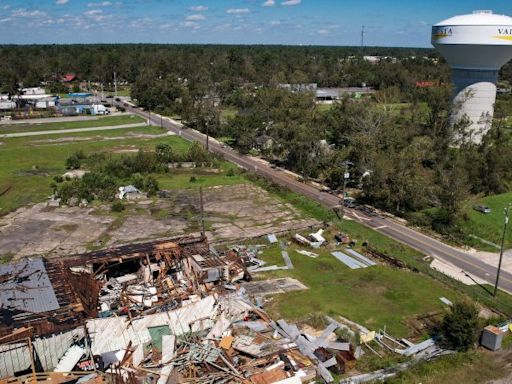 ‘We just don’t really know what to do’: Helene flooding strands hundreds of North Carolina residents | CNN