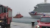 Un crucero choca contra un petrolero debido al fuerte viento en la isla española de Mallorca