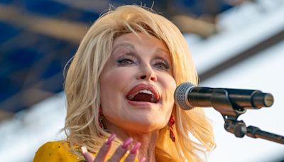 Dolly Parton Reveals Details About Broadway Musical Based On Her Life - WDEF
