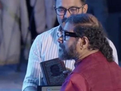 Ramesh Narayan shockingly refuses to accept an award from Asif Ali at Manorathangal trailer premiere