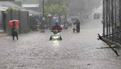 Mumbai rain: Police issue advisory as ‘IMD declares red alert’ amid heavy showers. What about schools?