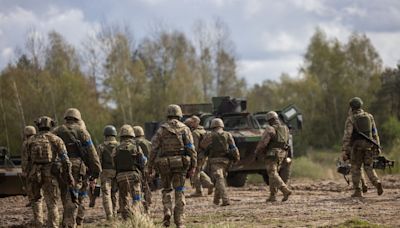 Hundreds want to join new Ukrainian legion in Poland, Polish media reports