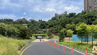 新北議員批關渡大橋下機車道蜿蜒 (圖)