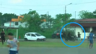 Vídeo | Un sicario irrumpe en un partido de fútbol amateur en Ecuador