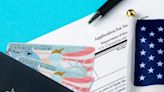 Una nueva ley de Ron DeSantis podría darle la green card a trabajadores extranjeros
