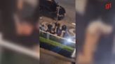 Jovem é agredido e deixado em calçada de balada após desentendimento no litoral de SP; VÍDEO