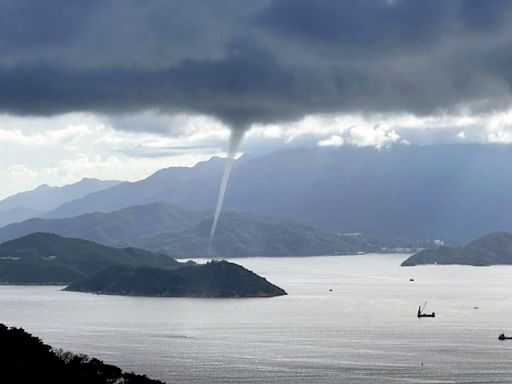 天文台接港島以西海域水龍捲報告 網民：好清晰