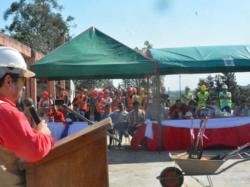 La Nación / Caapucú celebra avances del acueducto y otras obras de gobierno que generan empleos