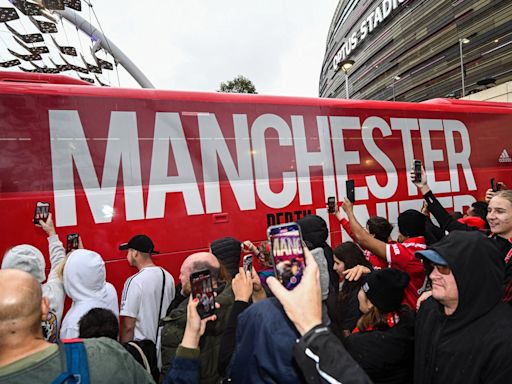 YouTube prankster sneaks onto Manchester United bus