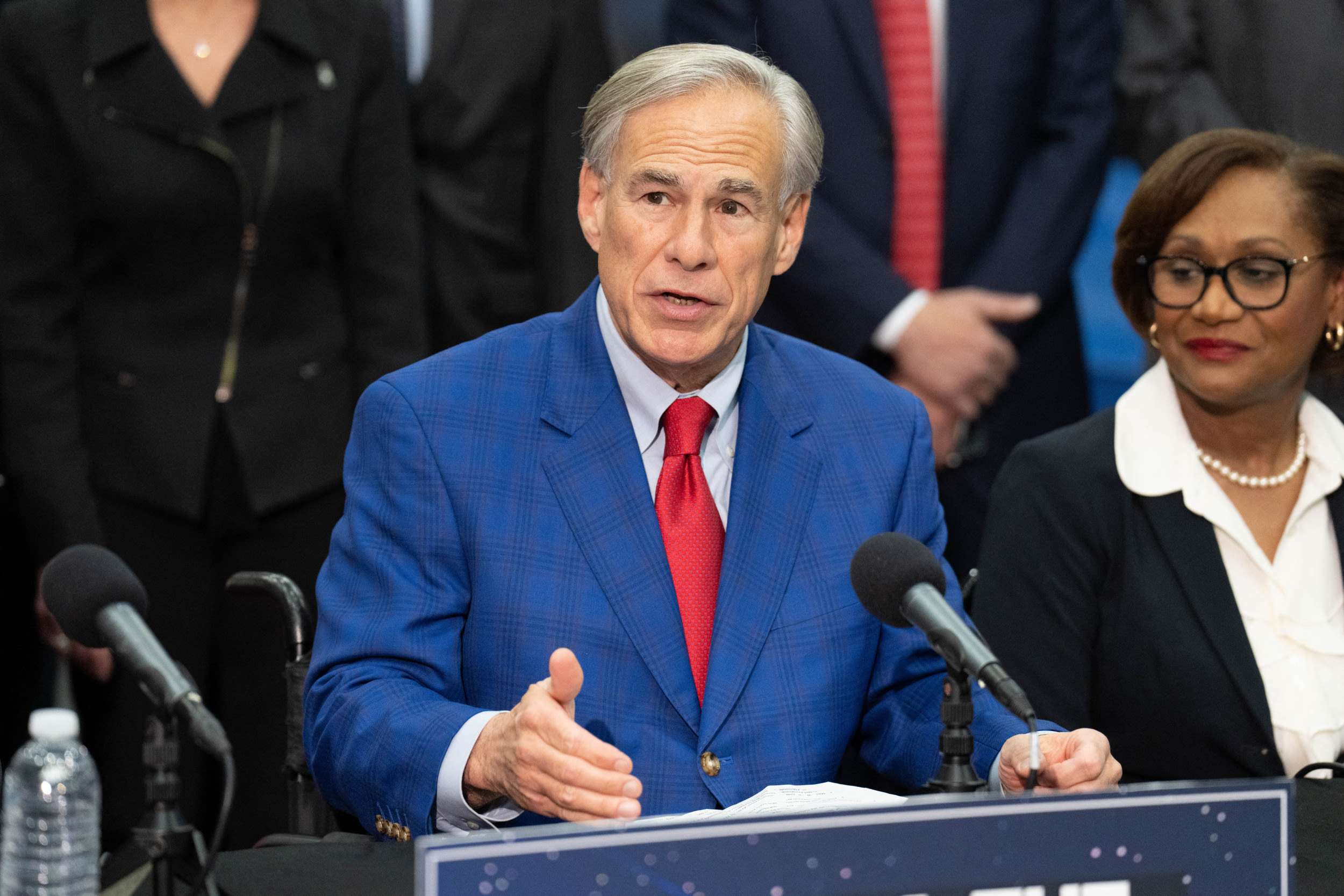 Greg Abbott issues deadly alligator warning to migrants