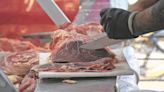 Crece la venta ilegal de carne por la crisis y el robo de ganado: el panorama en Roca y Bariloche