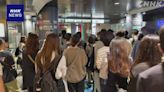 東京澀谷站電車地板冒煙一度全線停運 乘客稱聽到巨響