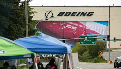 Union firefighters reject Boeing’s latest contract offer | HeraldNet.com