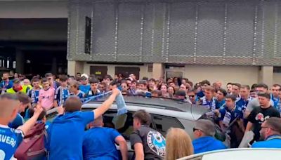 VÍDEO: Así fue la entrada en coche del árbitro de Eibar-Oviedo al estadio de Ipurua