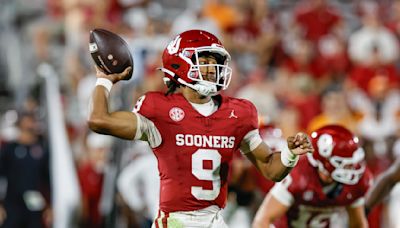 Oklahoma changing QBs to Michael Hawkins Jr., coach Brent Venables announces