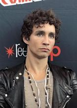 Robert Sheehan