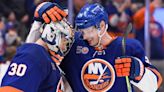 Islanders control playoff fate, again, after Penguins fall to Blackhawks