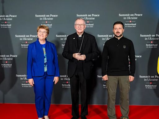 El secretario de Estado del Vaticano destacó la proximidad del papa Francisco con Ucrania durante una visita oficial al país