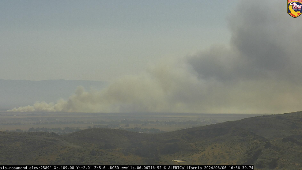 Kern County firefighters combat wind-driven Gaskell Fire in Rosamond, 200 acres burned