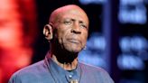 Louis Gossett Jr., Star of Roots and Officer and a Gentleman, Dead at 87