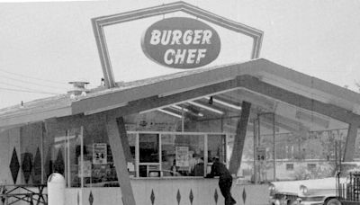 Now-Forgotten Restaurant Chains We Used to Love