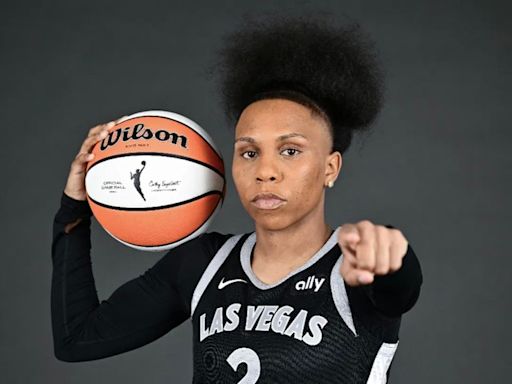 Former SU start Dyaisha Fair is waved by the Las Vegas Aces