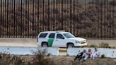 Detenciones de migrantes en la frontera de EEUU se redujeron un 10% tras restricciones