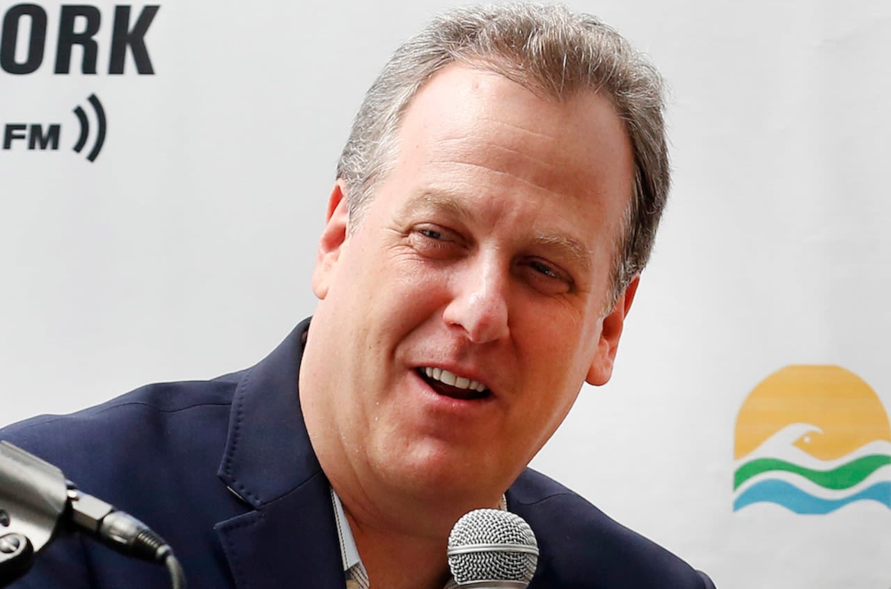 In battle of best booth in MLB, Yankees’ Michael Kay says SNY is ‘clueless’