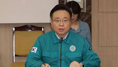 South Korea abandons plan to suspend licenses of striking doctors to resolve medical impasse