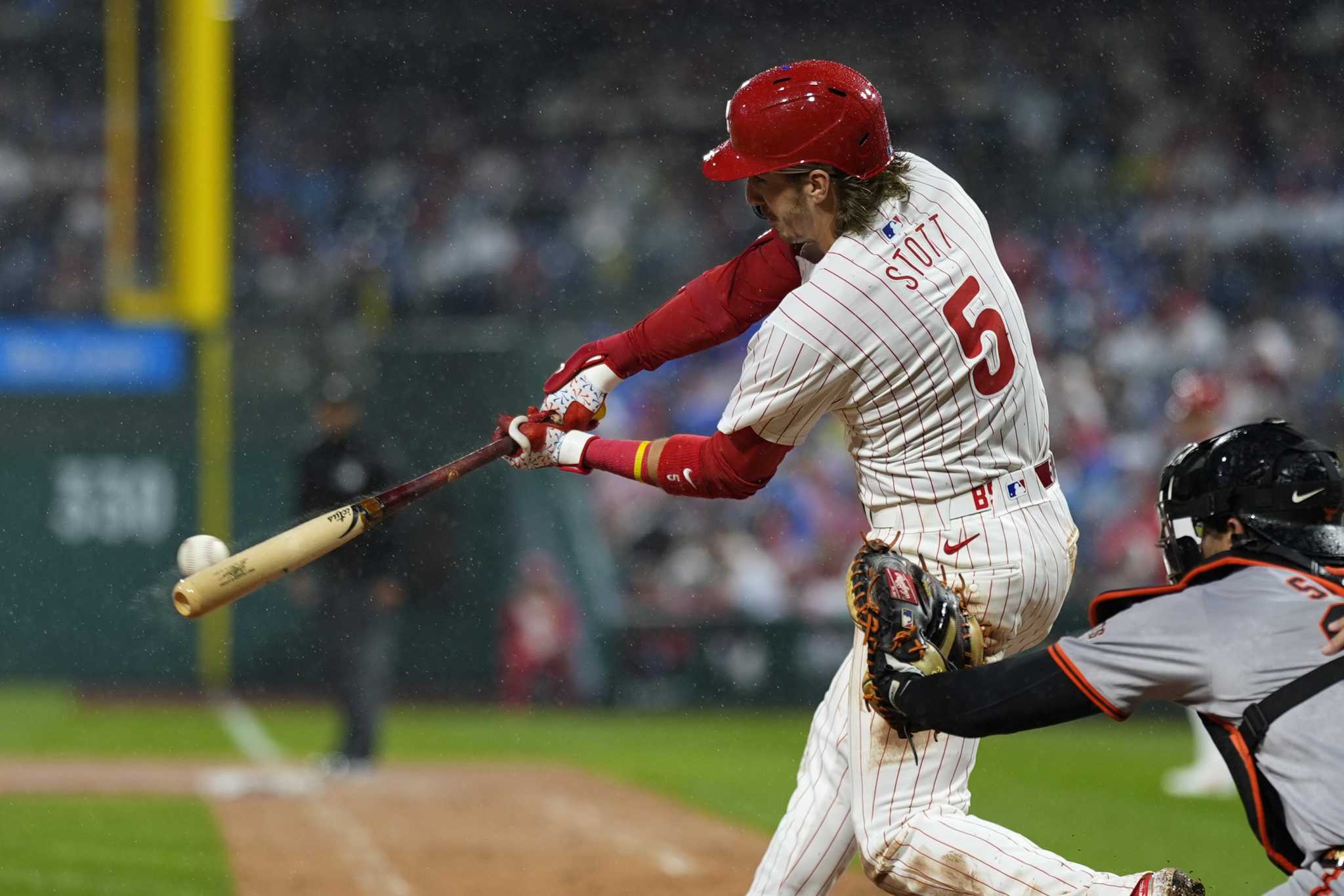 Suárez has strong 6-inning outing as the streaking Phillies rout the Giants 14-3