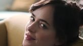 ‘Persuasion’: etiquetan a película de Netflix de “la peor adaptación de Jane Austen” y “tortura” para los ojos
