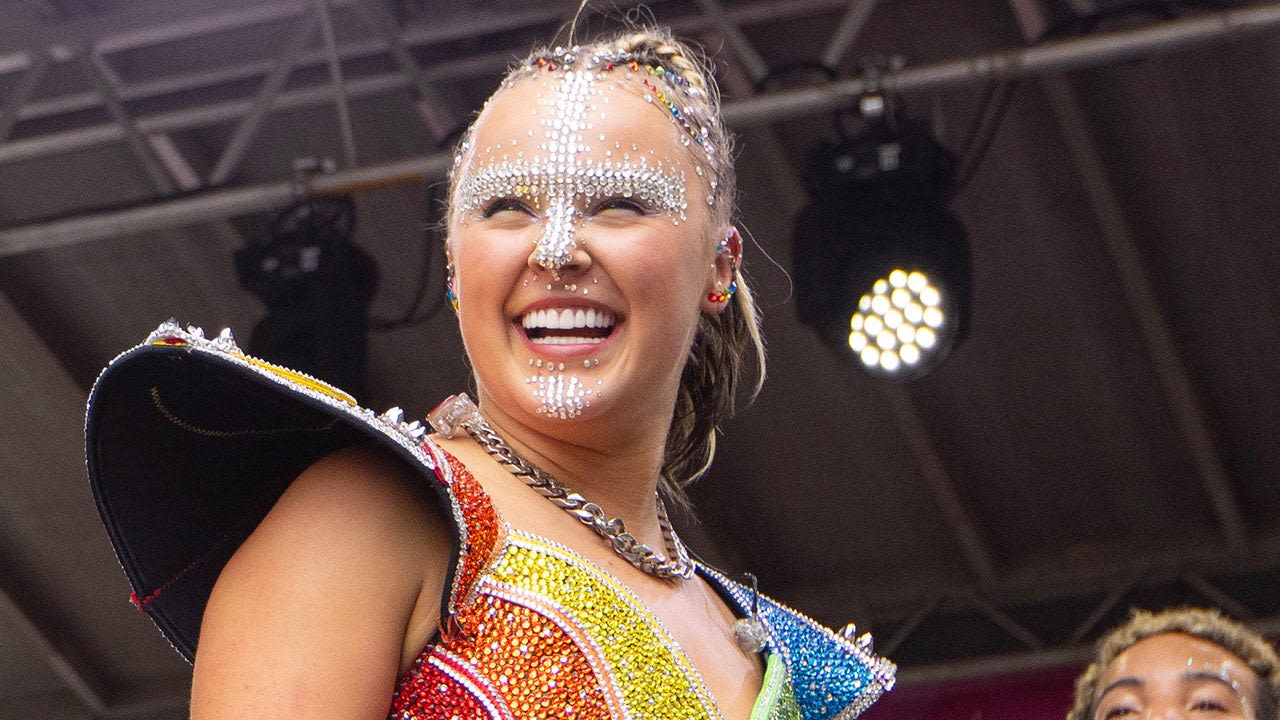 JoJo Siwa Claps Back After Getting Booed at NYC Pride: 'F**k You'