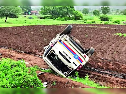 Maharashtra excise jawan chasing liquor smugglers' SUV killed | Nashik News - Times of India