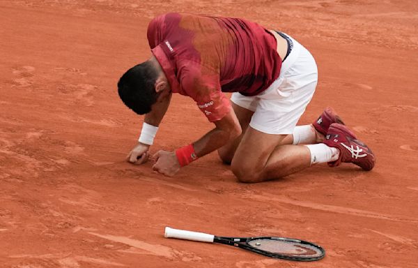 Novak Djokovic withdraws from the French Open with a knee injury and will lose the No. 1 ranking