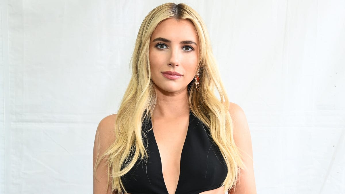 Emma Roberts throws George Clooney under the nepo baby bus for some reason