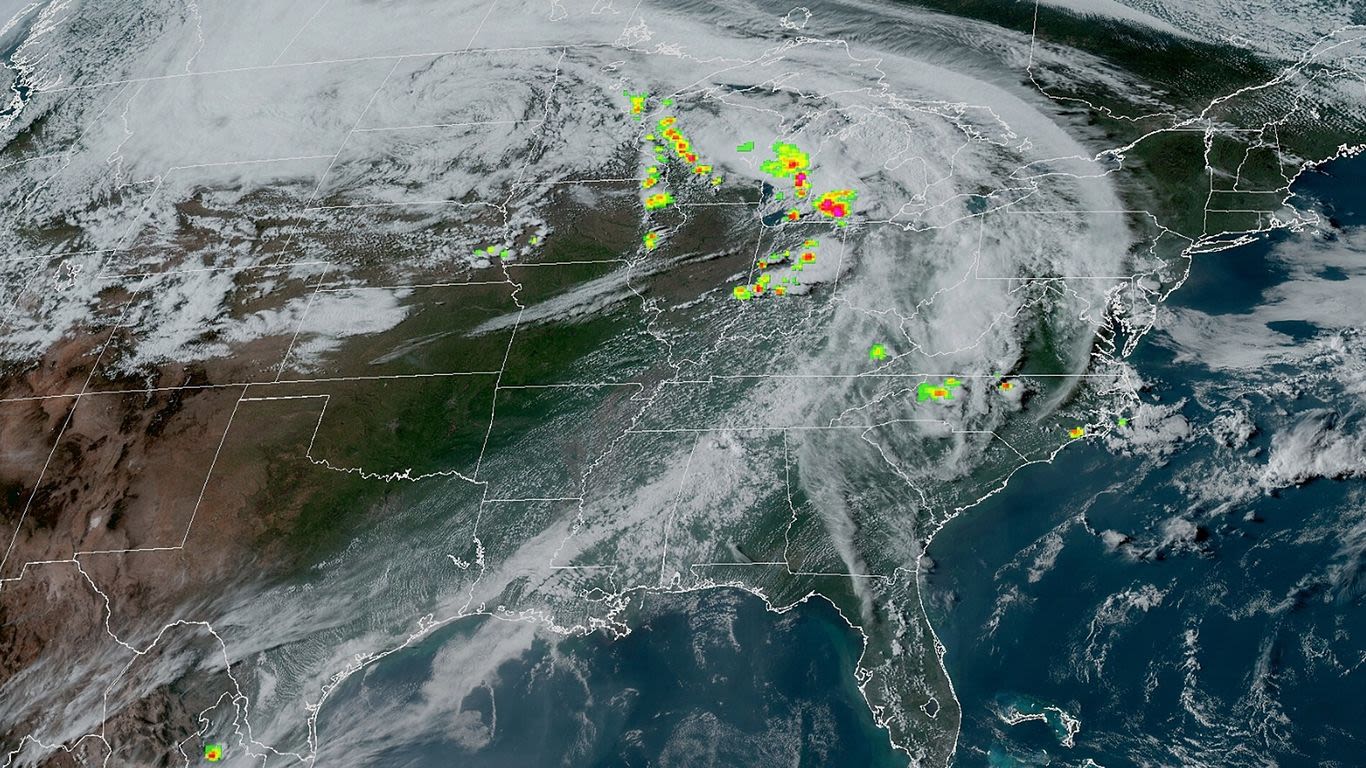 Severe storms unleash tornadoes on Midwest, Ohio Valley after slamming Plains