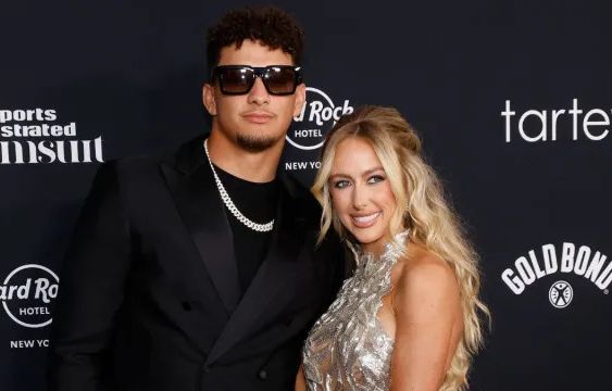 Brittany & Patrick Mahomes Named Dog After Pittsburgh Steelers