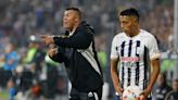 Jorge Almirón defiende su estrategia ante Alianza Lima: “El planteamiento lo entendieron los jugadores, estaba fácil de jugar” - La Tercera