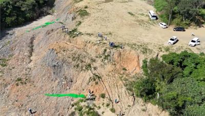 幾乎快把山谷填滿! 苗栗後龍山坡地遭回填營建廢土