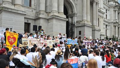 保衛唐人街 費城千人集會反對擬建76 人隊籃球館 | 抗議 | 大紀元