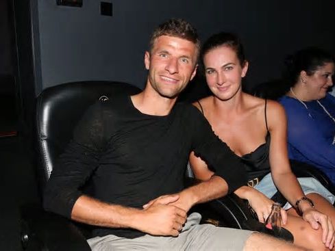 Ärger bei Thomas Müller und seiner Lisa? Sie löscht alle Pärchenfotos