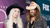 Billy Ray Cyrus se divorcia de Firerose; alega “conducta marital inapropiada” y “fraude”