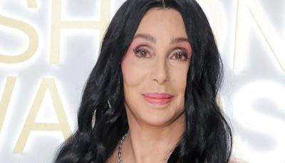 Rechazó salir con Elvis Presley y ahora prefiere hombres jóvenes: las confesiones de Cher sobre su vida amorosa