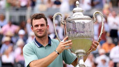 Tommy Paul holds off Lorenzo Musetti to win Queen's Club title