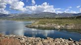 Comienzan en Málaga los riegos de emergencia en la Axarquía con agua de La Viñuela