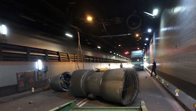 高雄過港隧道鼓風機掉落 改採單孔雙向通車