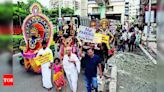 Residents Protest Against Parking on Kanakapura Road | Bengaluru News - Times of India