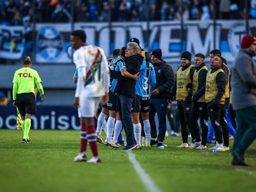 Grêmio afunda o Fluminense na lanterna após vitória em Caxias do Sul