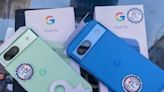 Google新中階Pixel 8a實機販售版首次流出！盒裝配件也曝光了 - 自由電子報 3C科技